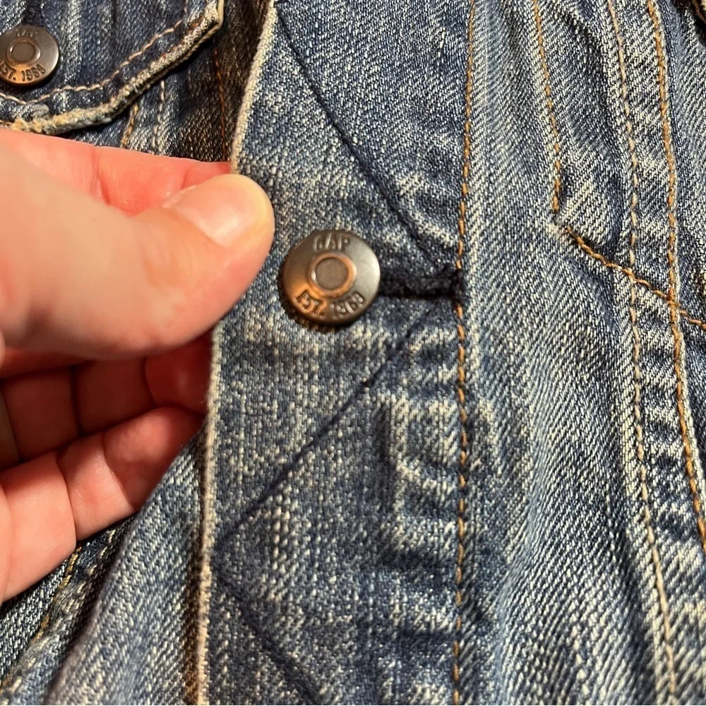 GAP Kids Classic Y2K Blue Jean Jacket Distressed Size XS 4-5 100% Cotton Western